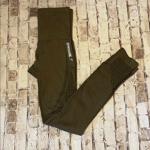 Gymshark pants 🔴